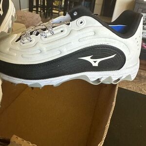 Mizuno Black and White Athletic Sneakers